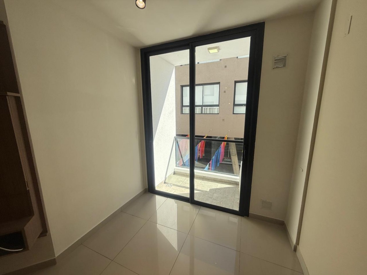 Depto 2 dorm, 2 baños, balcon y cochera