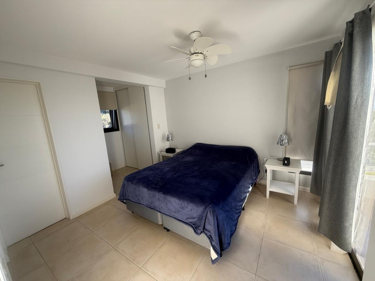 Excelente dpto 2 dorm, 2 baños. Increible balcon y cochera.