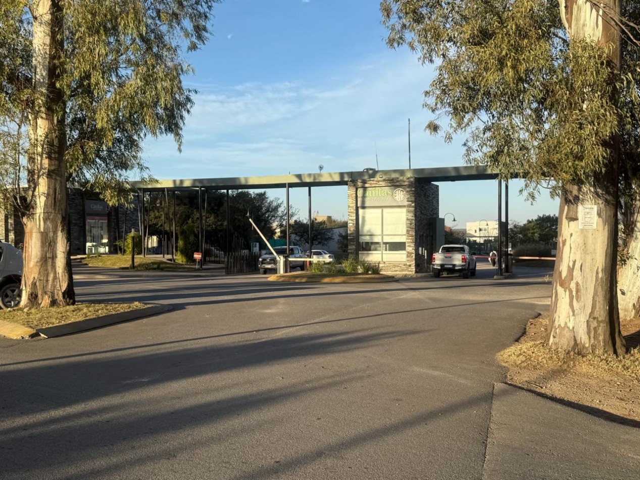 Hermoso lote esquina, 432 mts, proximo al ingreso. Barrio Las Cañitas.