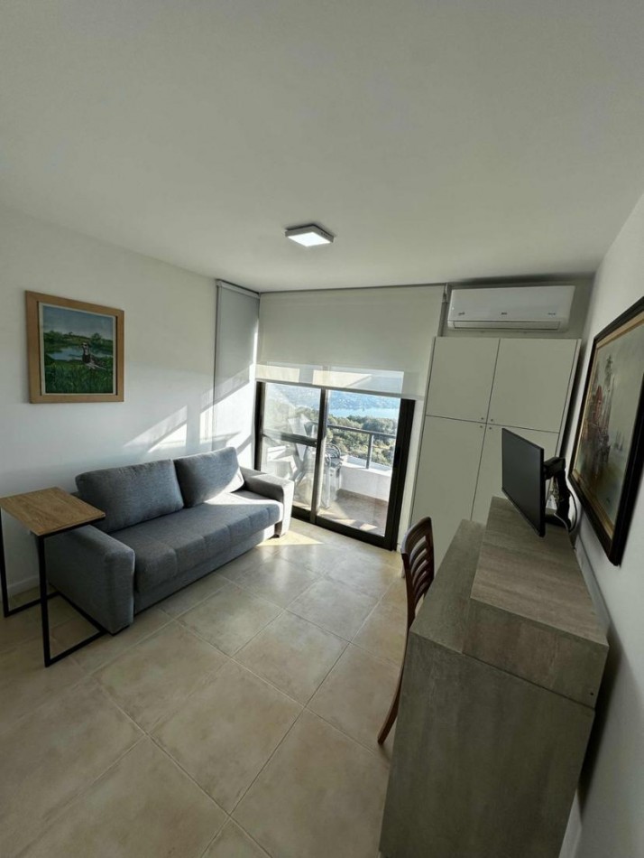 Depto. de Categoria. 2 habitaciones, 2 baños, balcon terraza, cochera y pileta climatizada. 