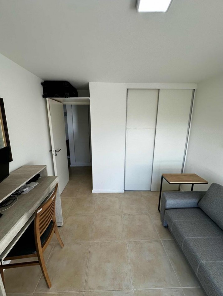 Depto. de Categoria. 2 habitaciones, 2 baños, balcon terraza, cochera y pileta climatizada. 