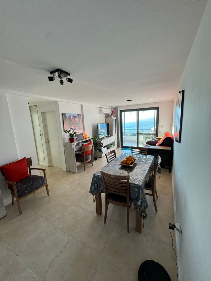 Depto. de Categoria. 2 habitaciones, 2 baños, balcon terraza, cochera y pileta climatizada. 