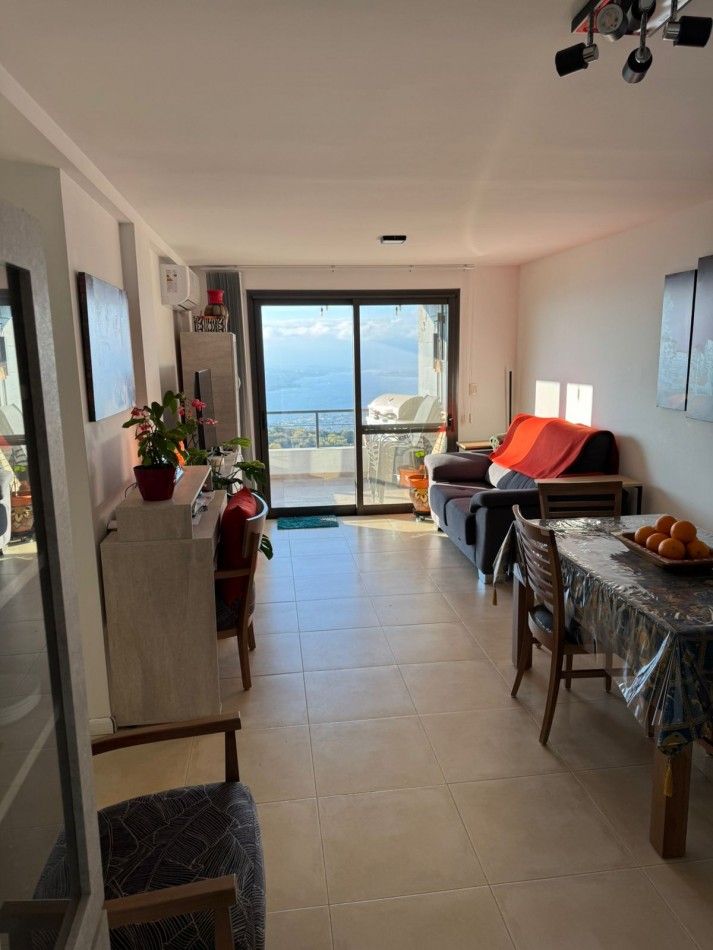 Depto. de Categoria. 2 habitaciones, 2 baños, balcon terraza, cochera y pileta climatizada. 