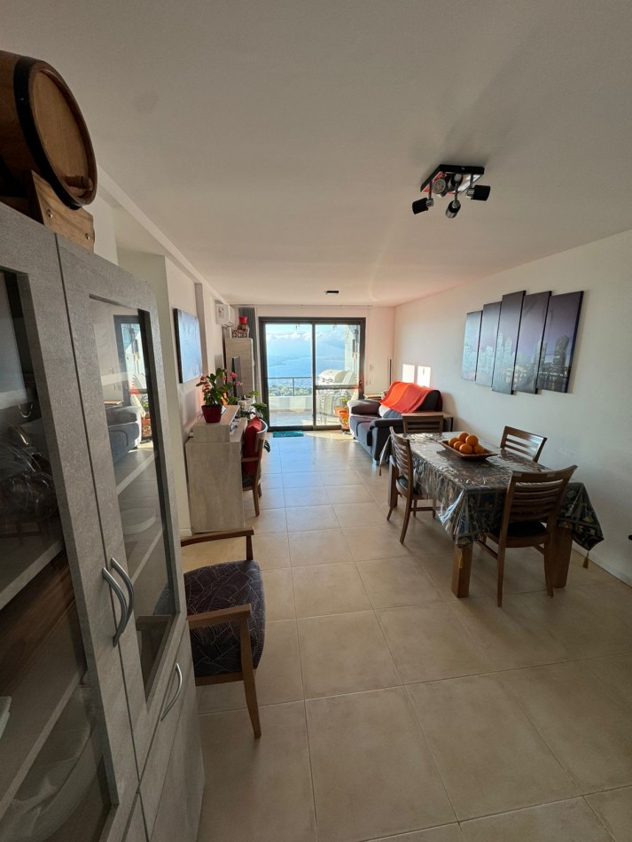 Depto. de Categoria. 2 habitaciones, 2 baños, balcon terraza, cochera y pileta climatizada. 