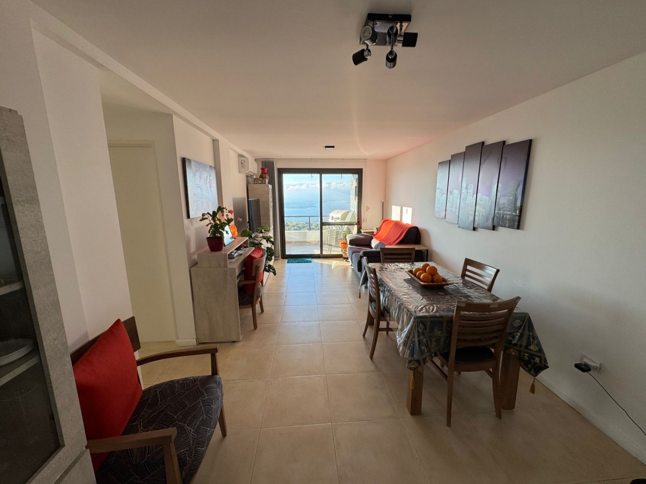 Depto. de Categoria. 2 habitaciones, 2 baños, balcon terraza, cochera y pileta climatizada. 