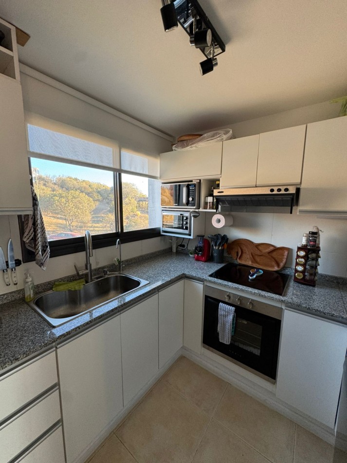Depto. de Categoria. 2 habitaciones, 2 baños, balcon terraza, cochera y pileta climatizada. 