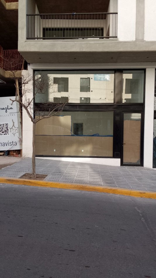 Local comercial, ubicacion centrica. A estrenar. Posesion inmediata. 