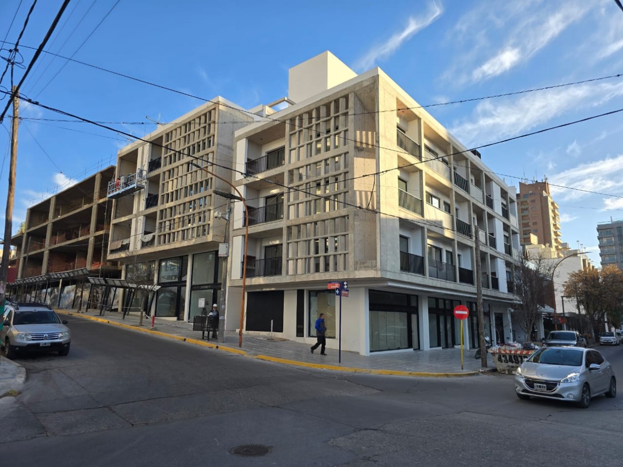 Local comercial, ubicacion centrica. A estrenar. Posesion inmediata. 