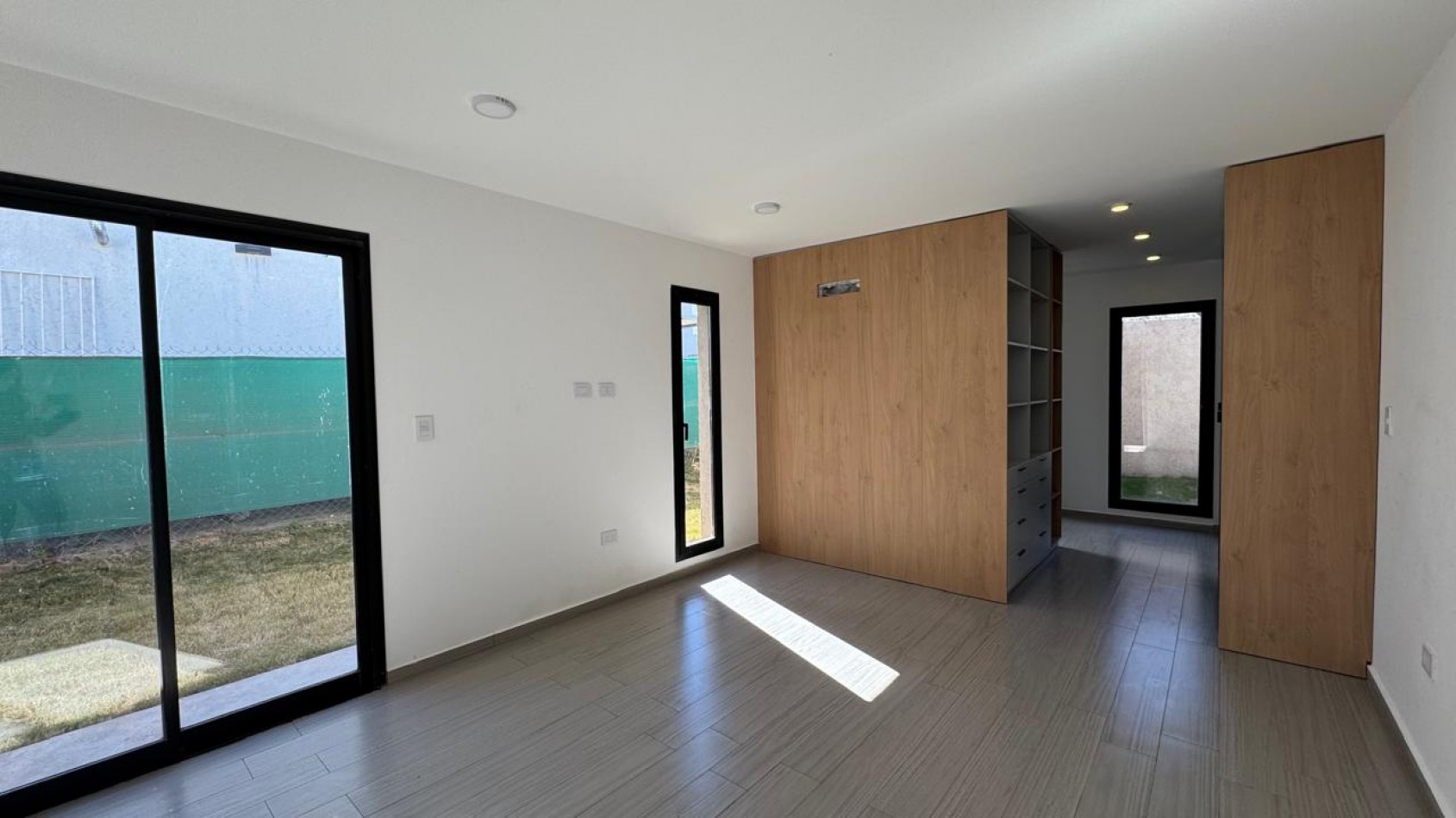 Hermosa casa de 3 dormitorios y 2 baños, a estrenar. Las Cañitas.