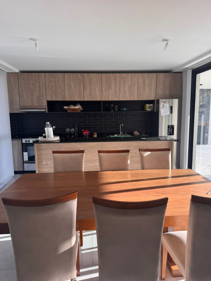 Moderna casa, 3 dormitorios, Carlos Paz Golf