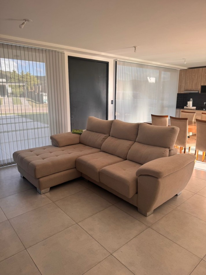 Moderna casa, 3 dormitorios, Carlos Paz Golf