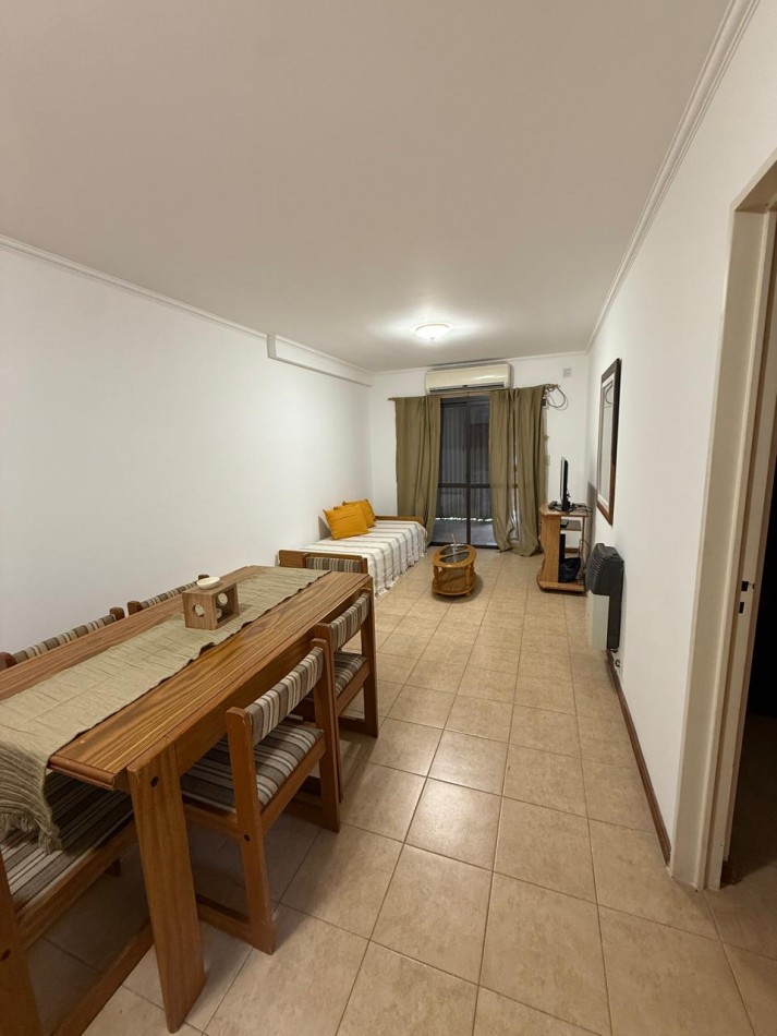 Departamento centrico, amoblado.