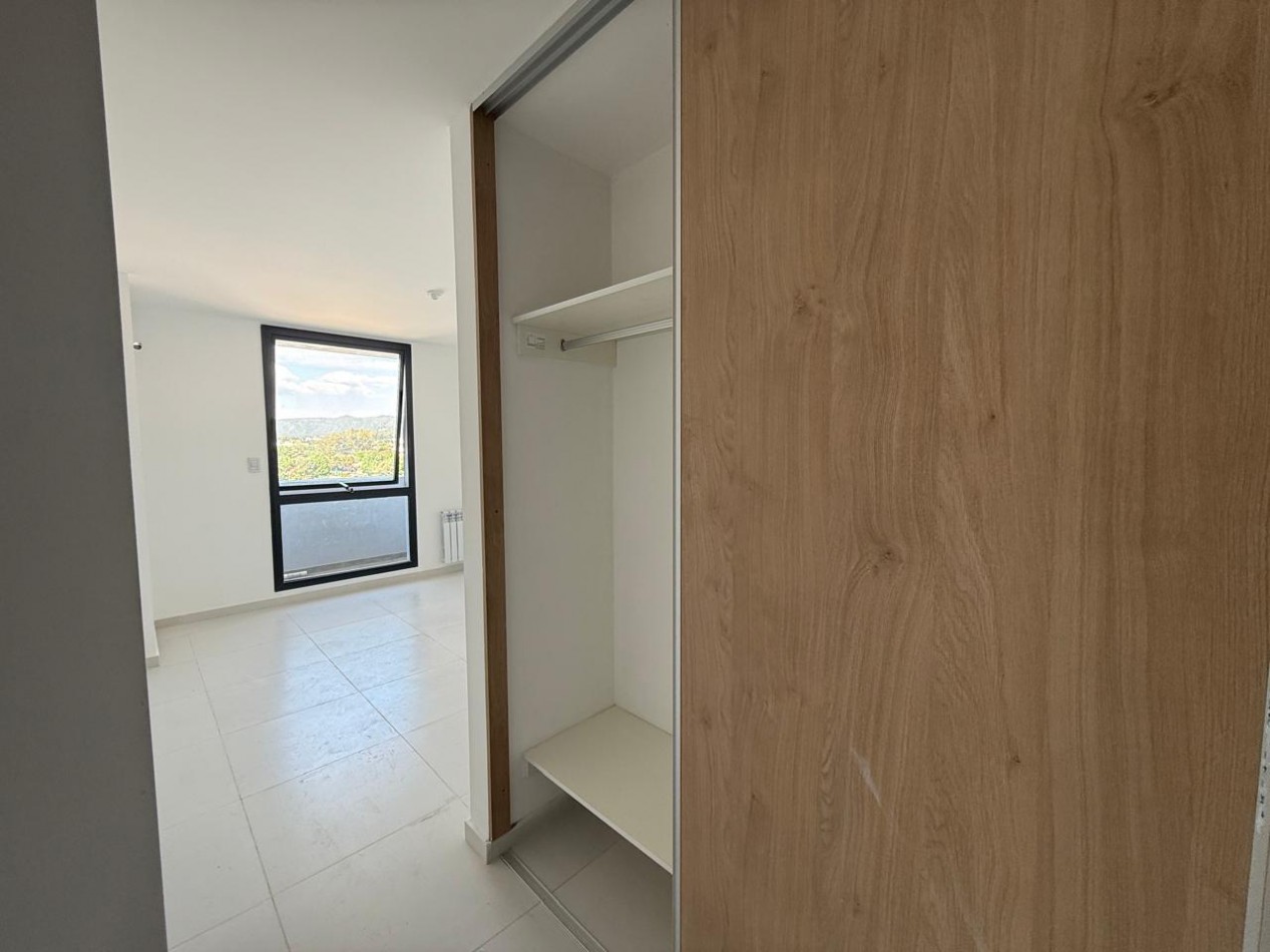 Departamento de 2 dormitorios, con vista al lago