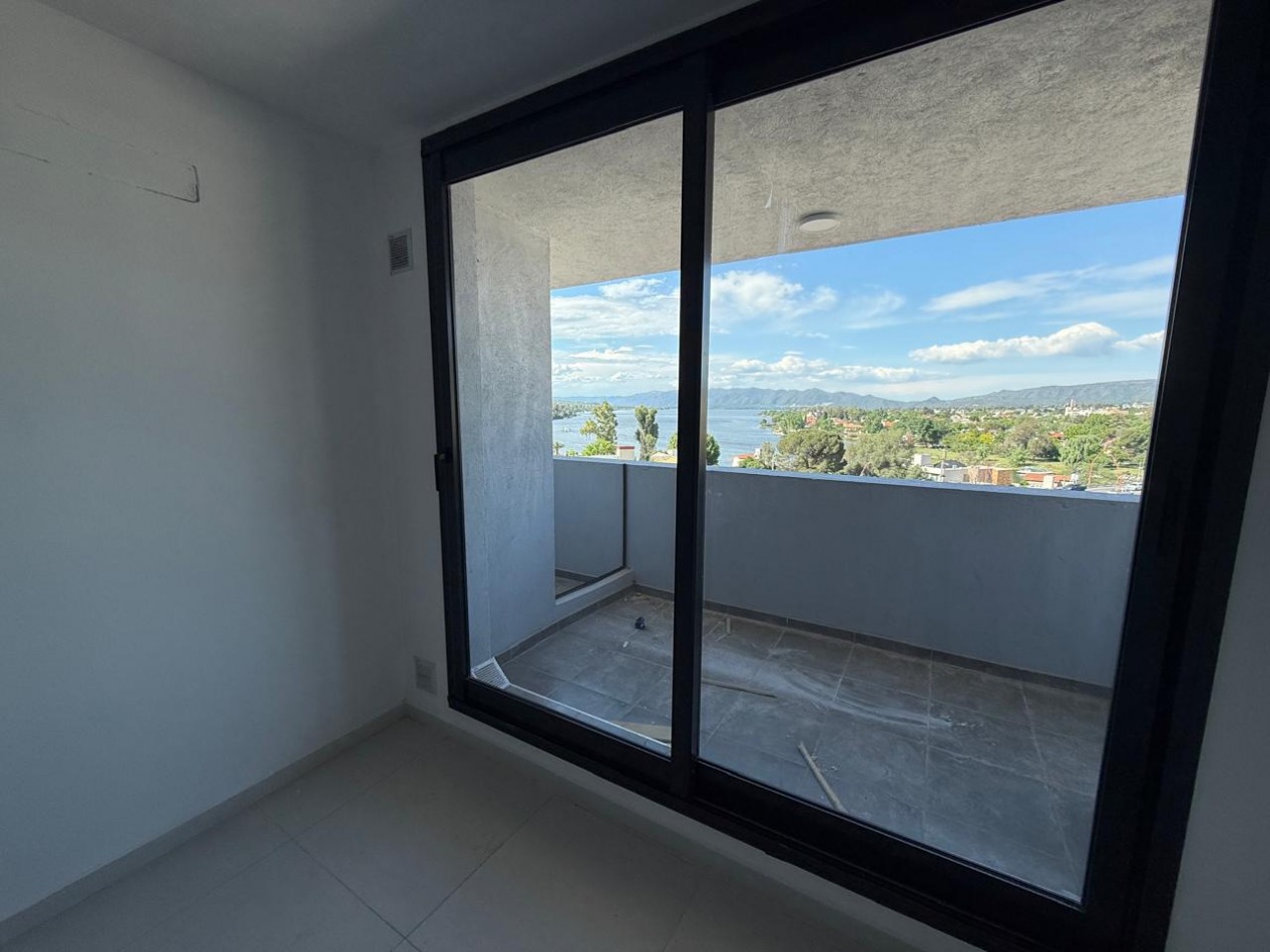 Departamento de 2 dormitorios, con vista al lago