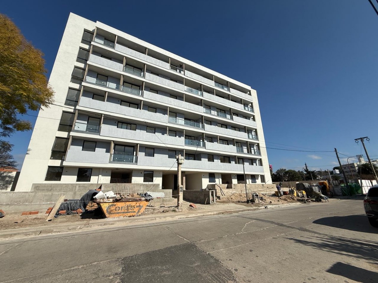 Departamento de 2 dormitorios, con vista al lago