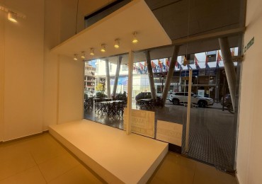 Excelente local comercial centrico, a 200 mts de la peatonal.