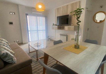 Departamento de un dormitorio, con patio y cochera. Excelente ubicacion 