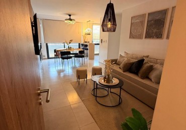 Amplio y moderno dpto. 2 dormitorios, 2 baños y cochera. Amoblado.