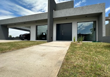 Moderna casa de 2 dormitorios y 2 baños, Las Cañitas, Malagueño